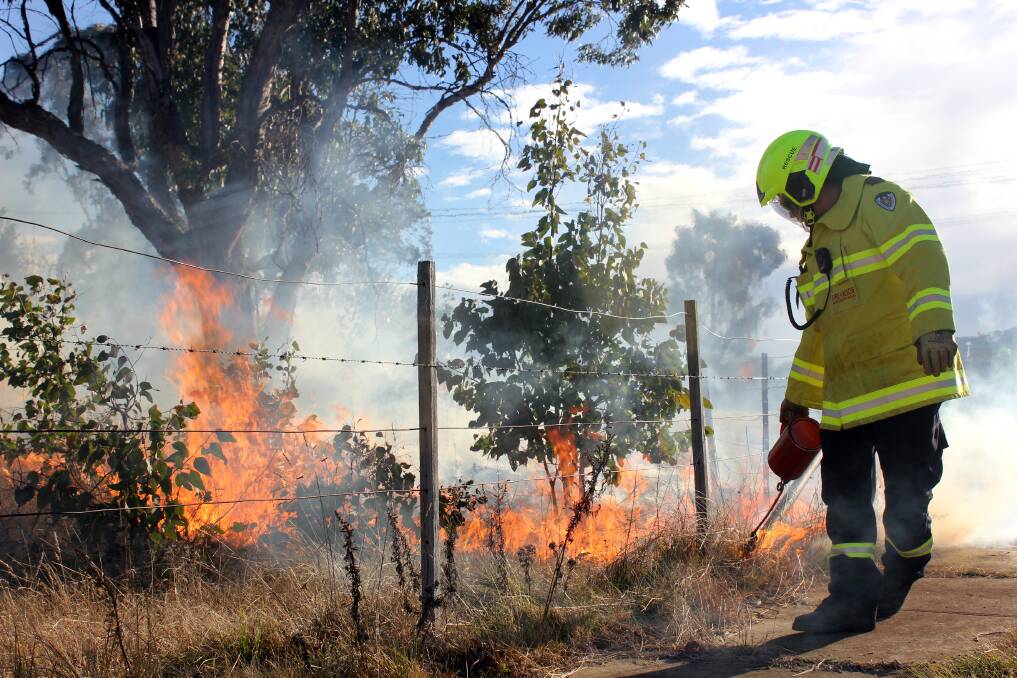 BLAZE: A fire broke out near Armidale, on Tuesday afternoon. Picture: Madeline Link.