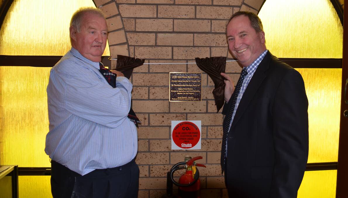 2CBD President Neville Campbell with Deputy Prime Minister Barnaby Joyce officially opening the new premises.
