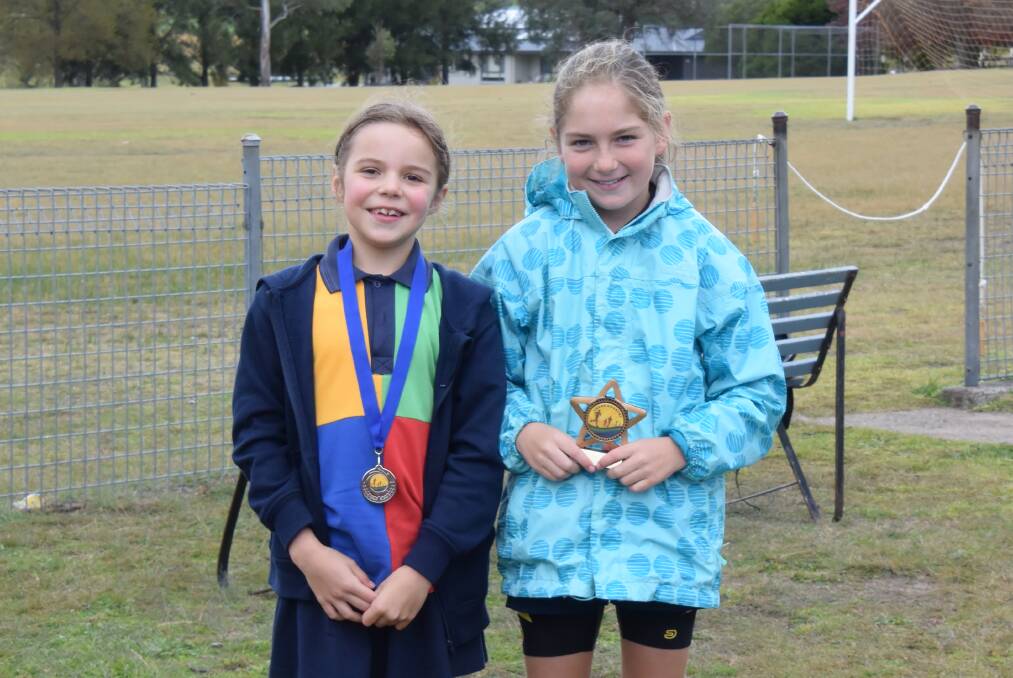 SHPMPS'S Beth Phelps was runner-up to GIPS' Sophie Watt of  in the junior girls race.
