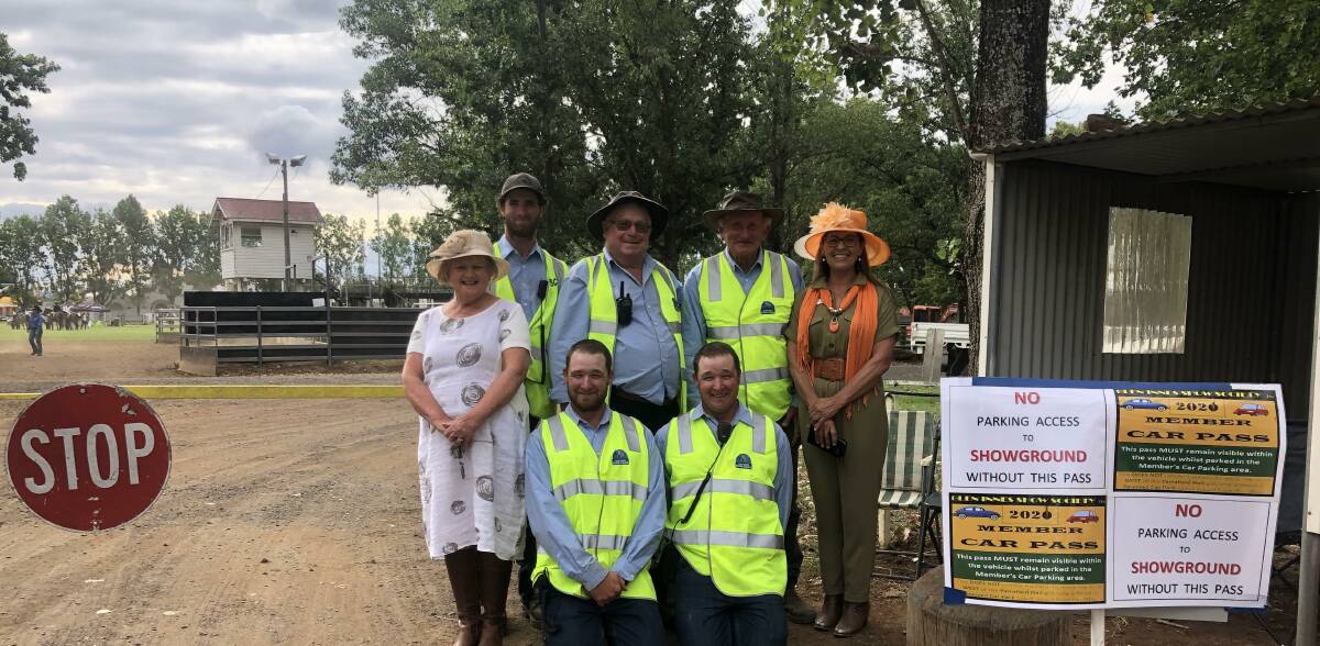 SHOW STOPPERS: Glen innes mayor Carol Sparks with deputy mayor Dianne Newman and gate volunteers Robert, Chris, Jason and Andrew Irwin with Malcolm Kerr at the show.