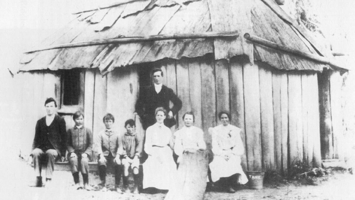 Moredun school C. 1903 with teacher Sidney Stains, while some pupils in the image include Frederick Palmer, Walter Palmer, Clifford Palmer, Edmond Cunningham and Mary Tarrant.
