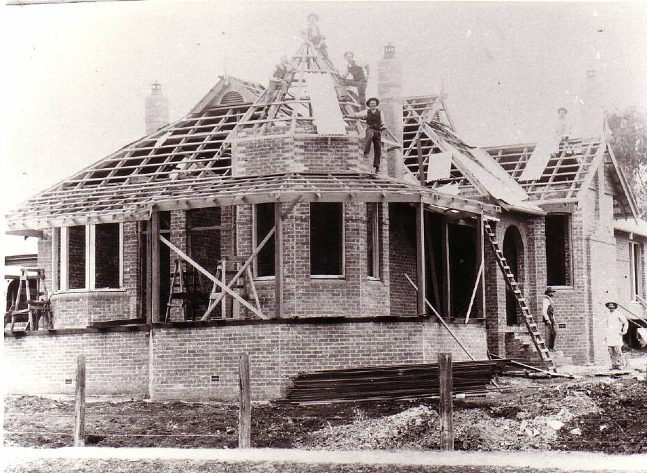 Under construction: Building Braemore in 1905. The building had a number of uses, including as a men's club.