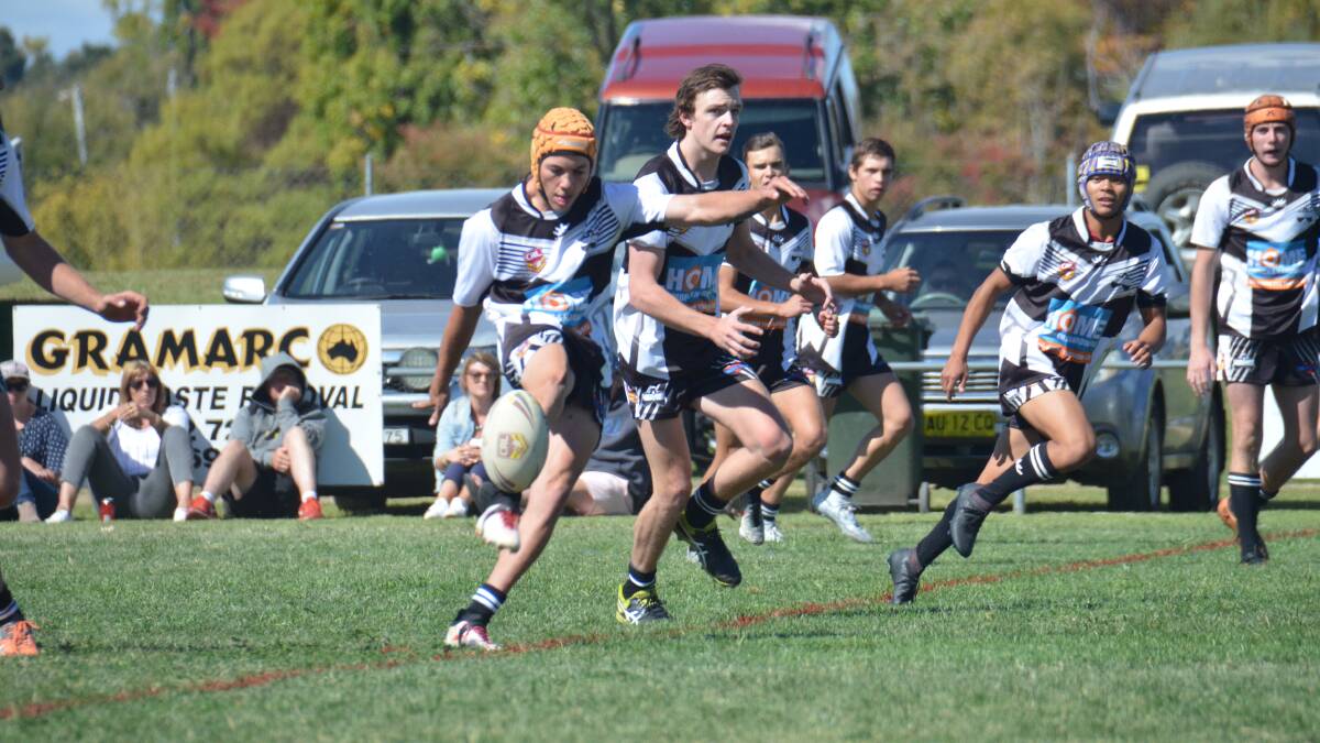 Under-18s back to their winning ways with thrashing of Armidale