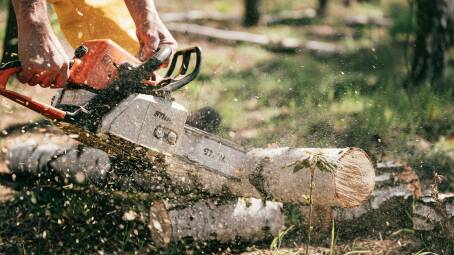 One of a series of emergency readiness workshops hosted by GLENCRAC will include a workshop on chainsaw operation. File photo.