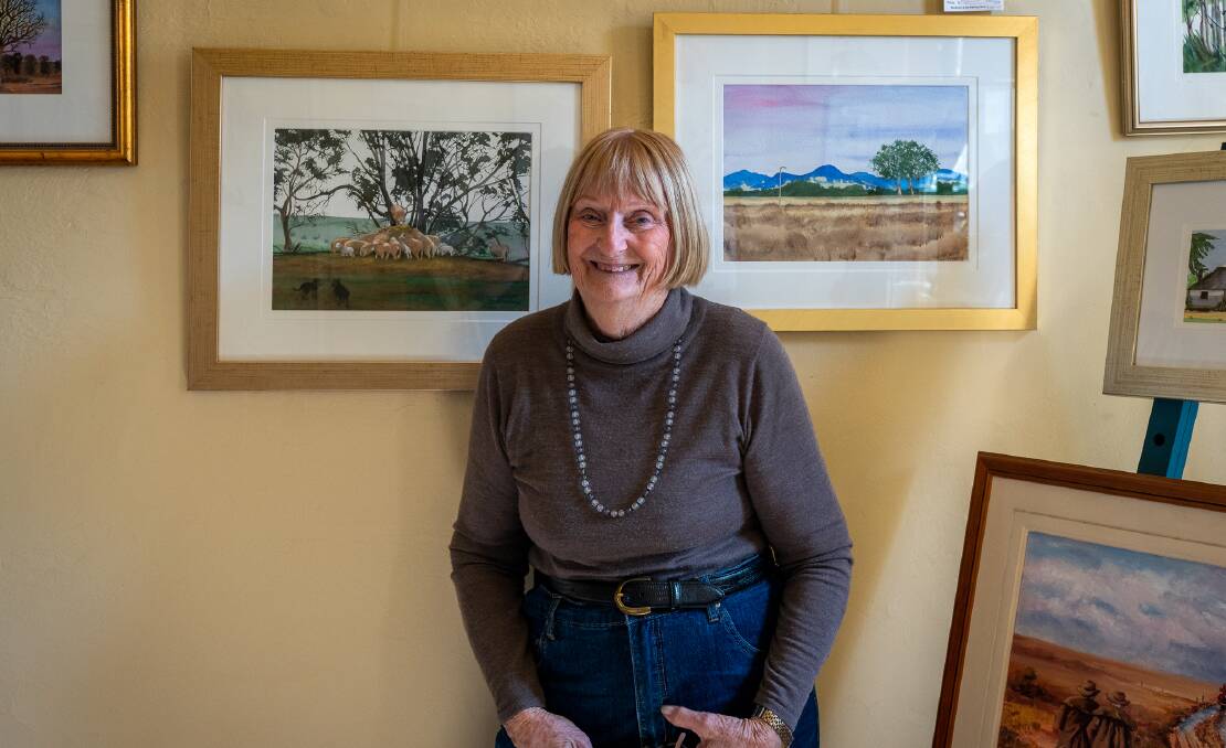Local painter Thelma Beechey at Arts and Crafts Mudgee.