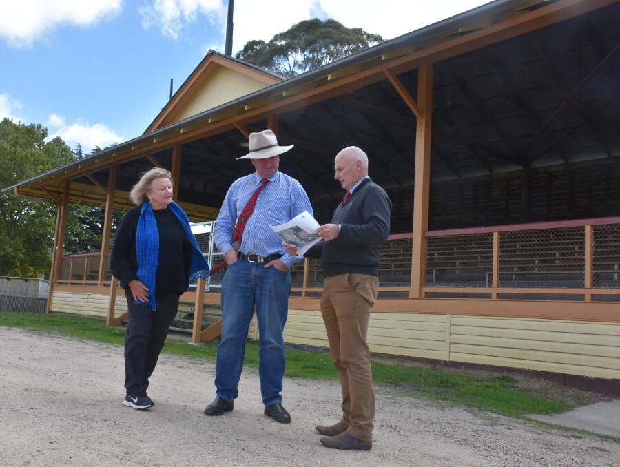 Barnaby Joyce traveled to Glen Innes on Wednesday to announce federal subsidy for the upgrade of the King George Oval grandstand. 