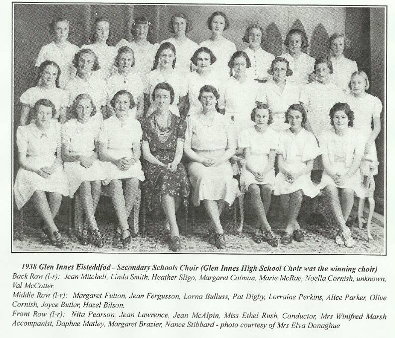 Margaret Fulton in the 1938 Eisteddford, with the Glen Innes High School Choir. 