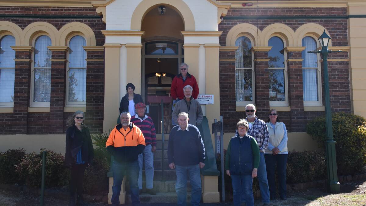 Glen Innes and District Historical Society members.