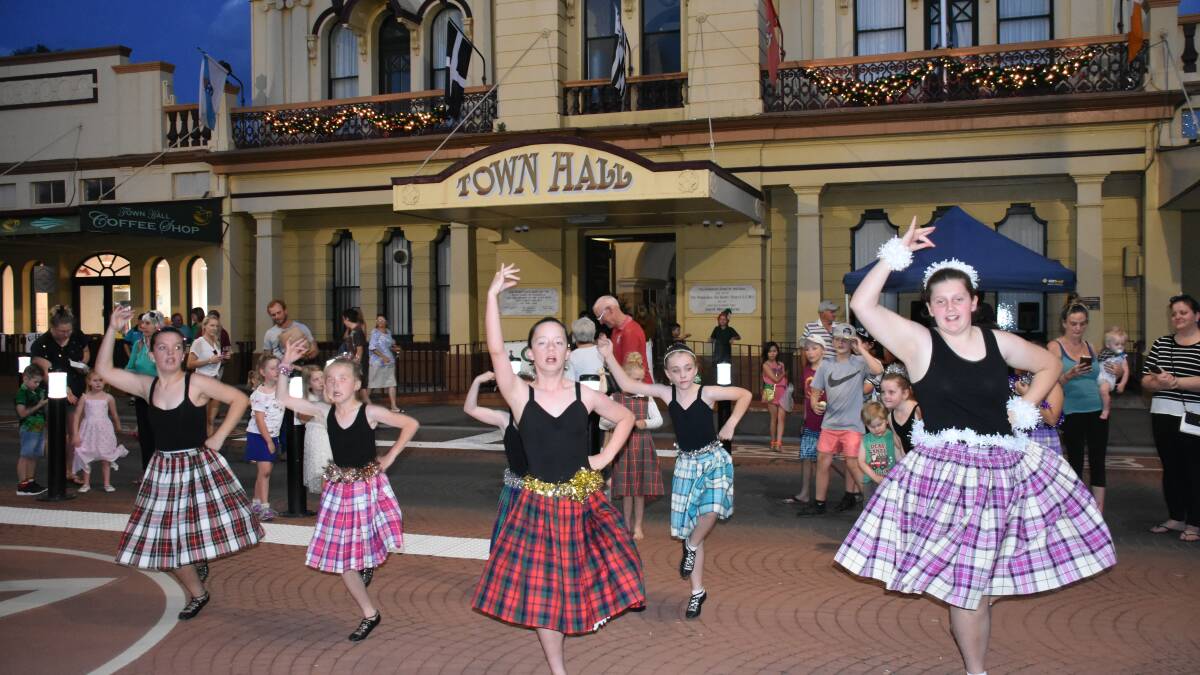 See pictures from Glen Innes' Christmas in the Highlands