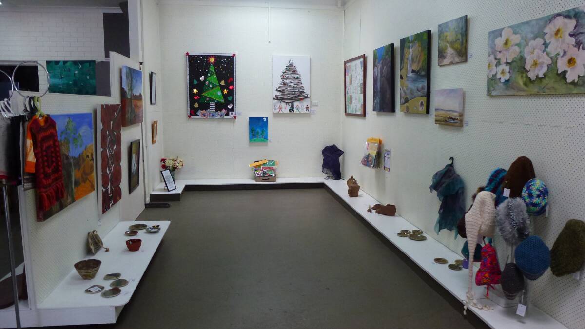 Art on the Corner opens its Christmas display