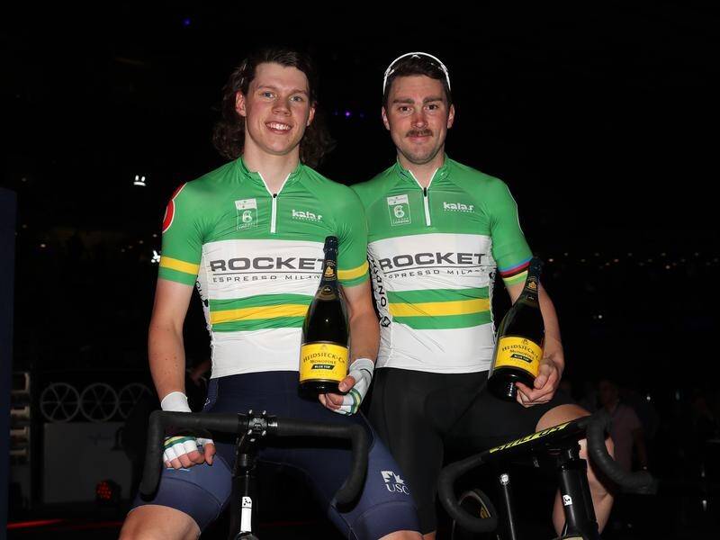 Leigh Howard (R) and Kelland O'Brien have helped Victoria to win the Australian men's team pursuit.