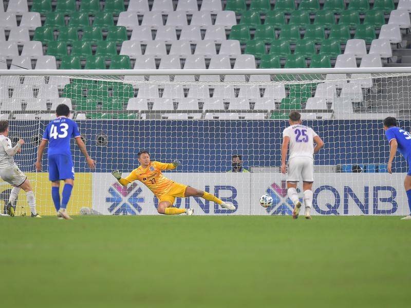 Neil Kilkenny scored a penalty to give Perth Glory a tie against Shanghai Shenhua.