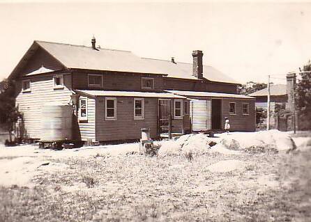 Red Range School circa 1930s.