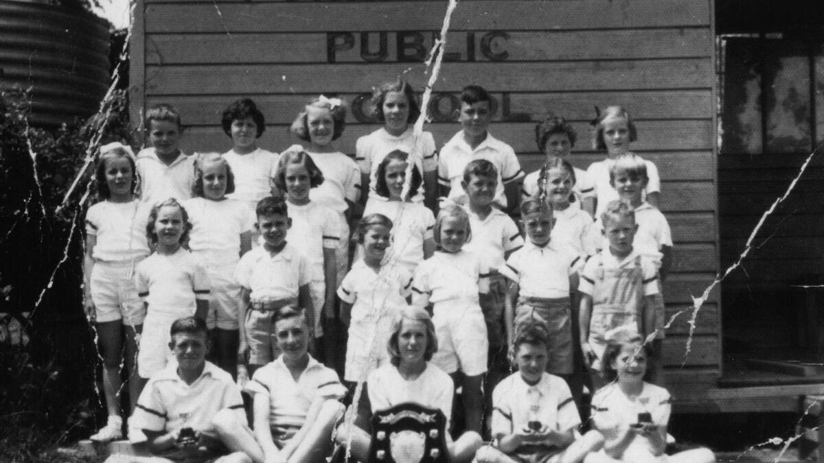 Furracabad school pupils after winning the Severn Shire Small Schools Sports competition in 1949.